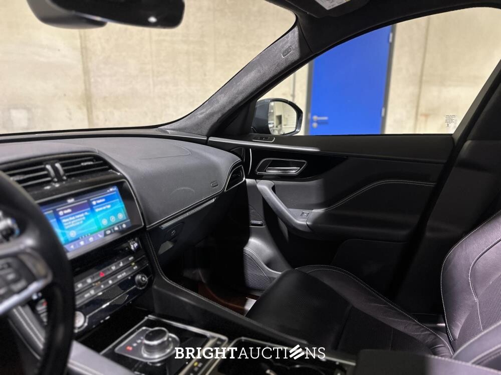 Jaguar F-PACE 2.0t AWD Portfolio 250pk 2019 (Origineel-NL), XH-556-V