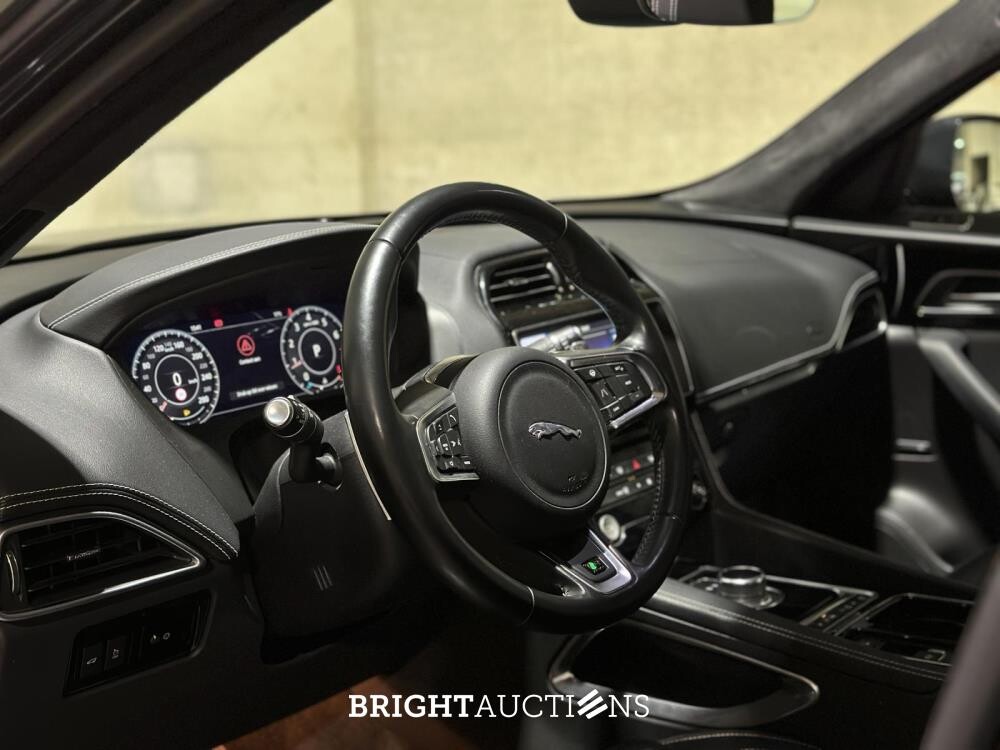 Jaguar F-PACE 2.0t AWD Portfolio 250pk 2019 (Origineel-NL), XH-556-V