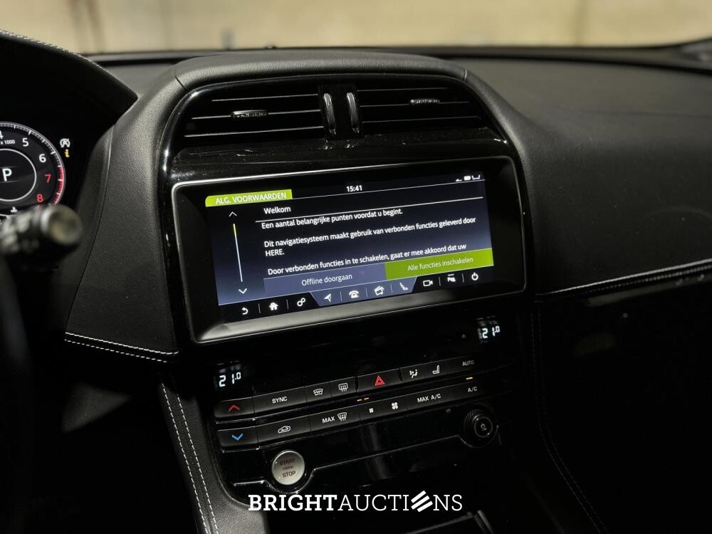 Jaguar F-PACE 2.0t AWD Portfolio 250pk 2019 (Origineel-NL), XH-556-V