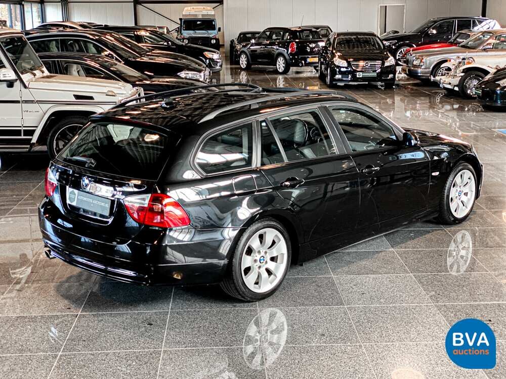BMW 320i Executive 3-serie Touring 170pk 2008, 39-JFR-9