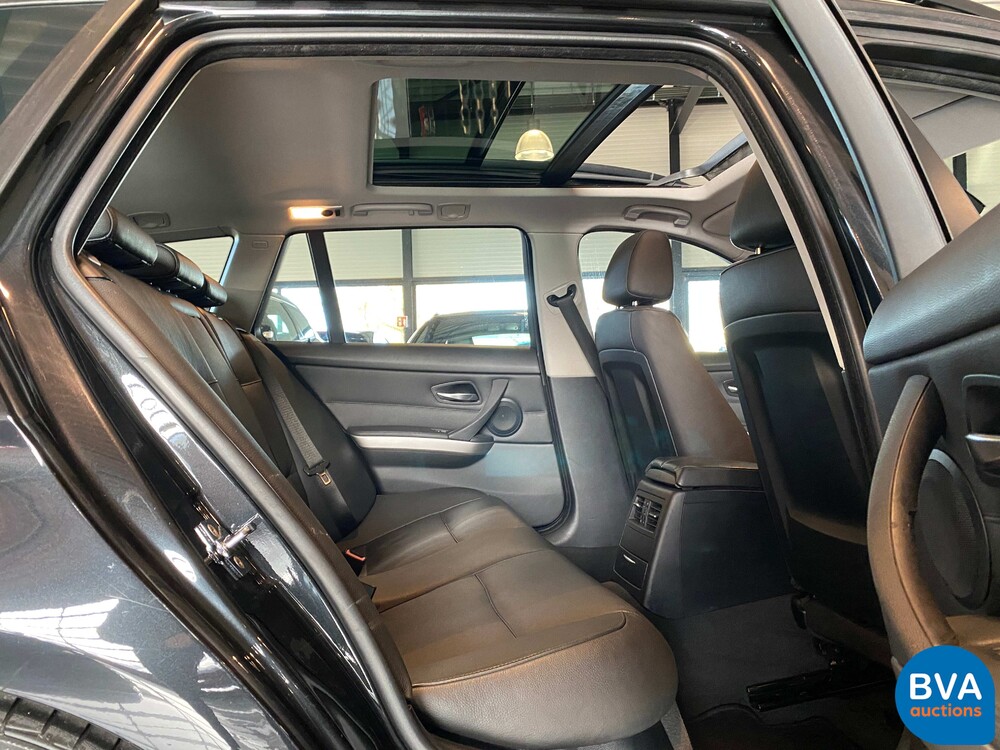 BMW 320i Executive 3-serie Touring 170pk 2008, 39-JFR-9