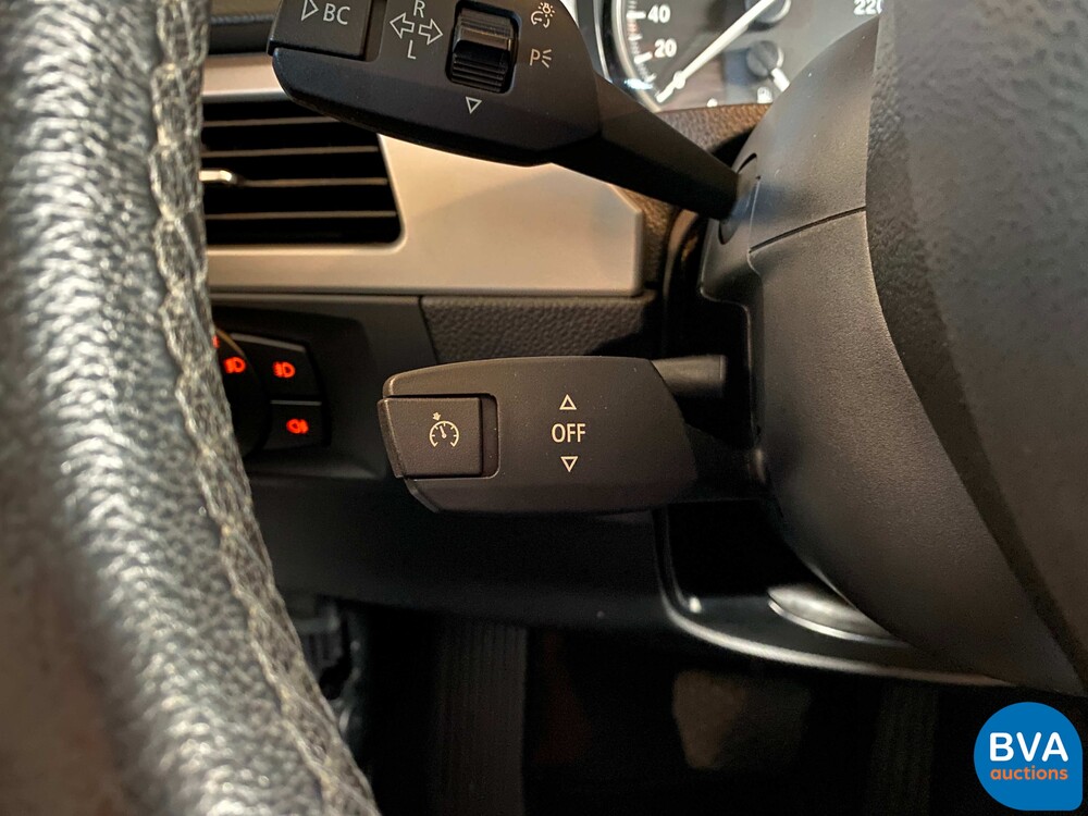 BMW 320i Executive 3-serie Touring 170pk 2008, 39-JFR-9