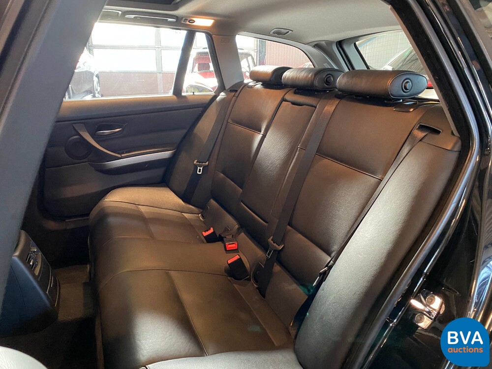 BMW 320i Executive 3-serie Touring 170pk 2008, 39-JFR-9