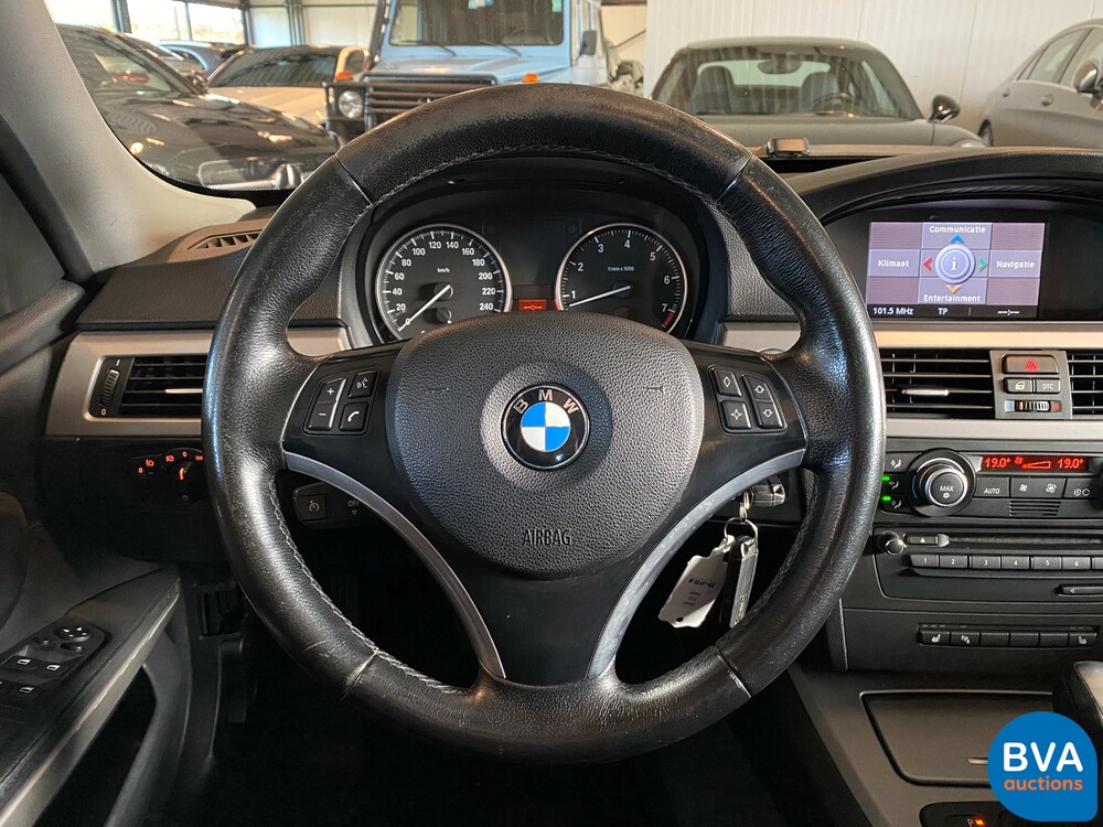 BMW 320i Executive 3-serie Touring 170pk 2008, 39-JFR-9