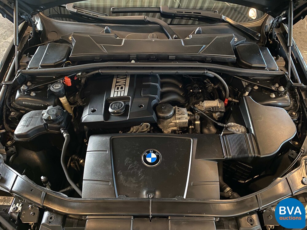 BMW 320i Executive 3-serie Touring 170pk 2008, 39-JFR-9
