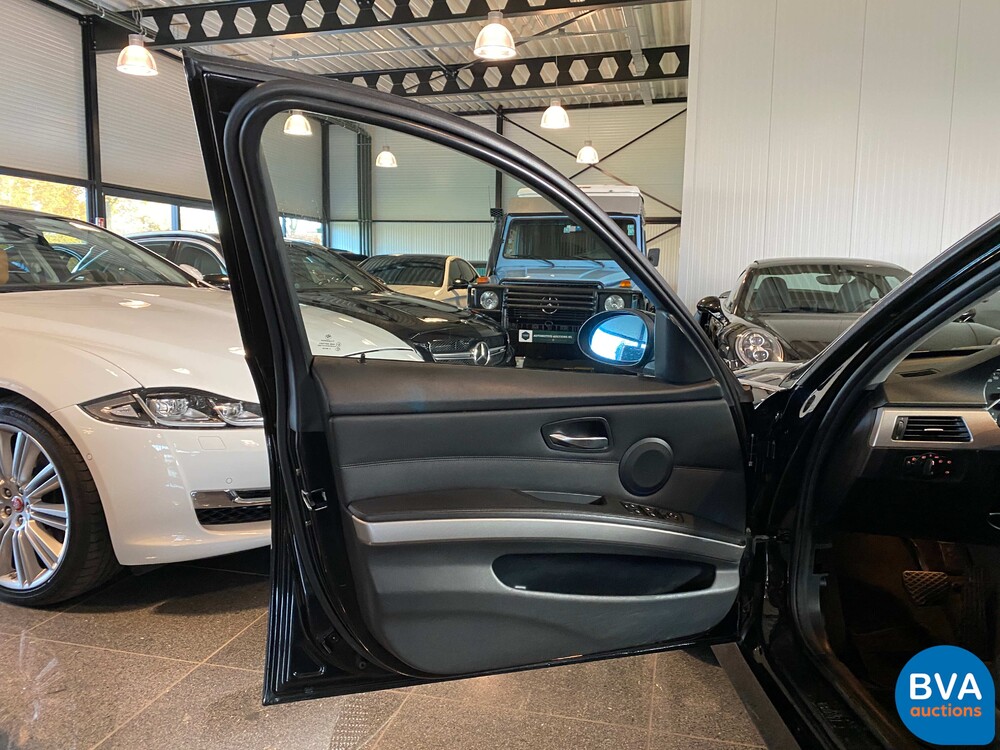 BMW 320i Executive 3-serie Touring 170pk 2008, 39-JFR-9