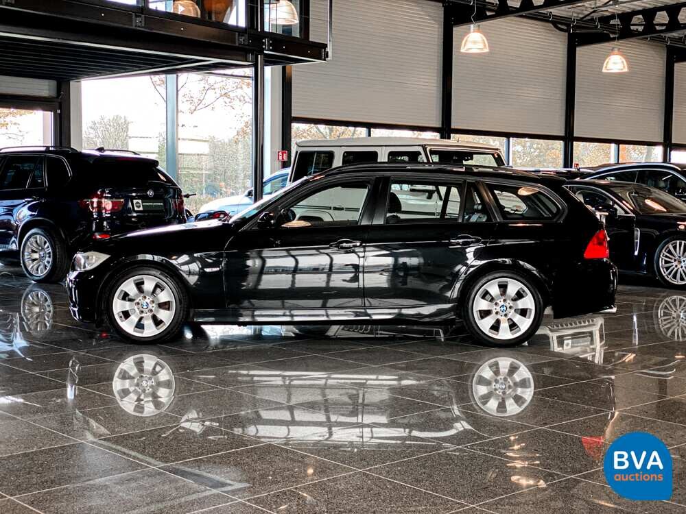 BMW 320i Executive 3-serie Touring 170pk 2008, 39-JFR-9