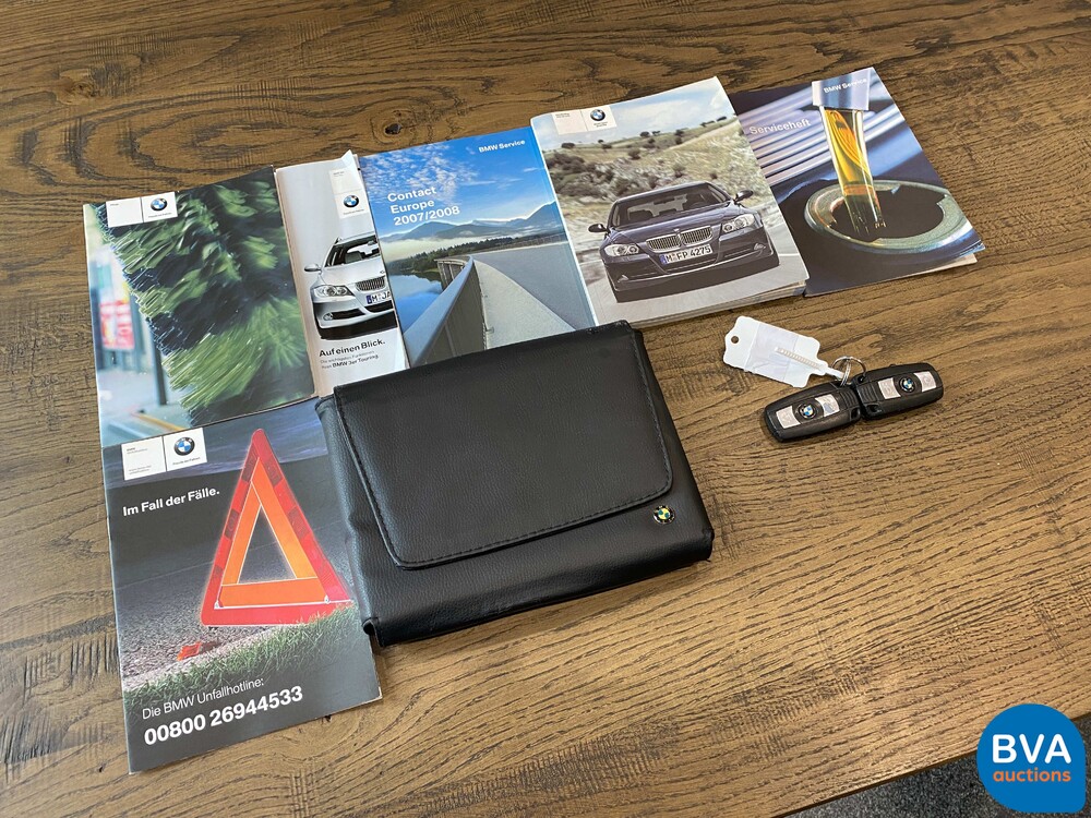 BMW 320i Executive 3-serie Touring 170pk 2008, 39-JFR-9