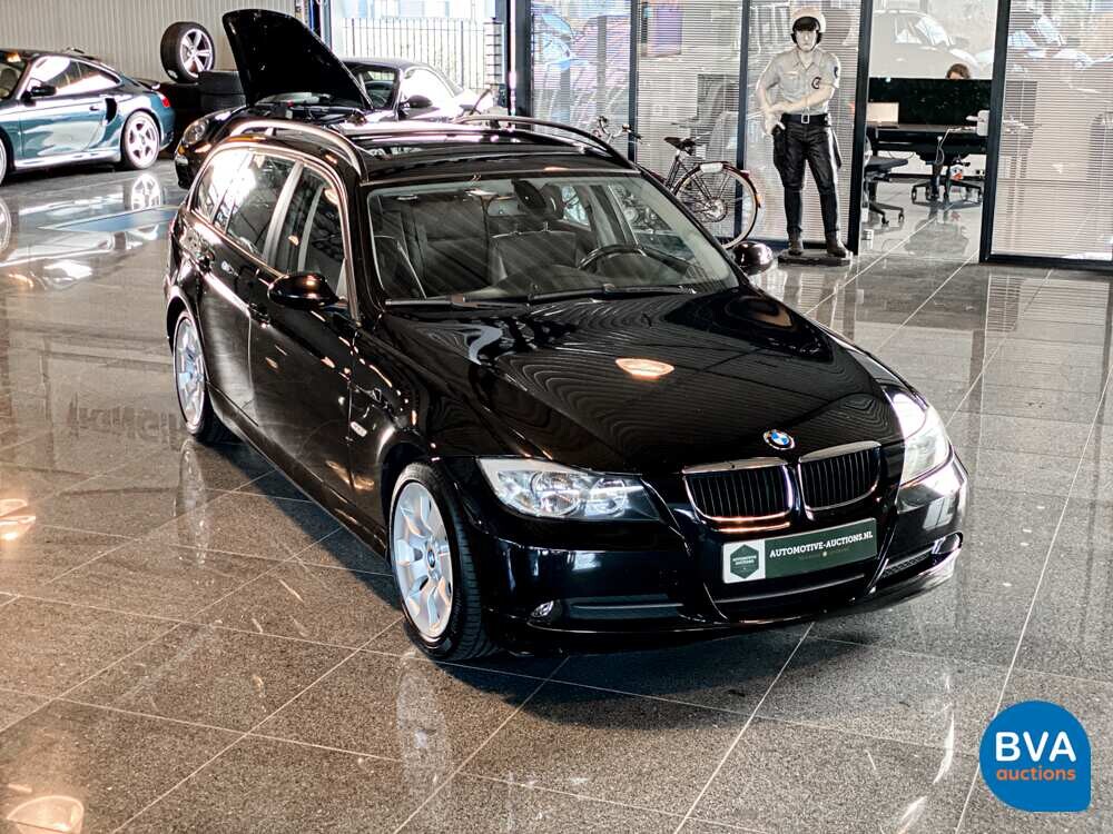 BMW 320i Executive 3-serie Touring 170pk 2008, 39-JFR-9