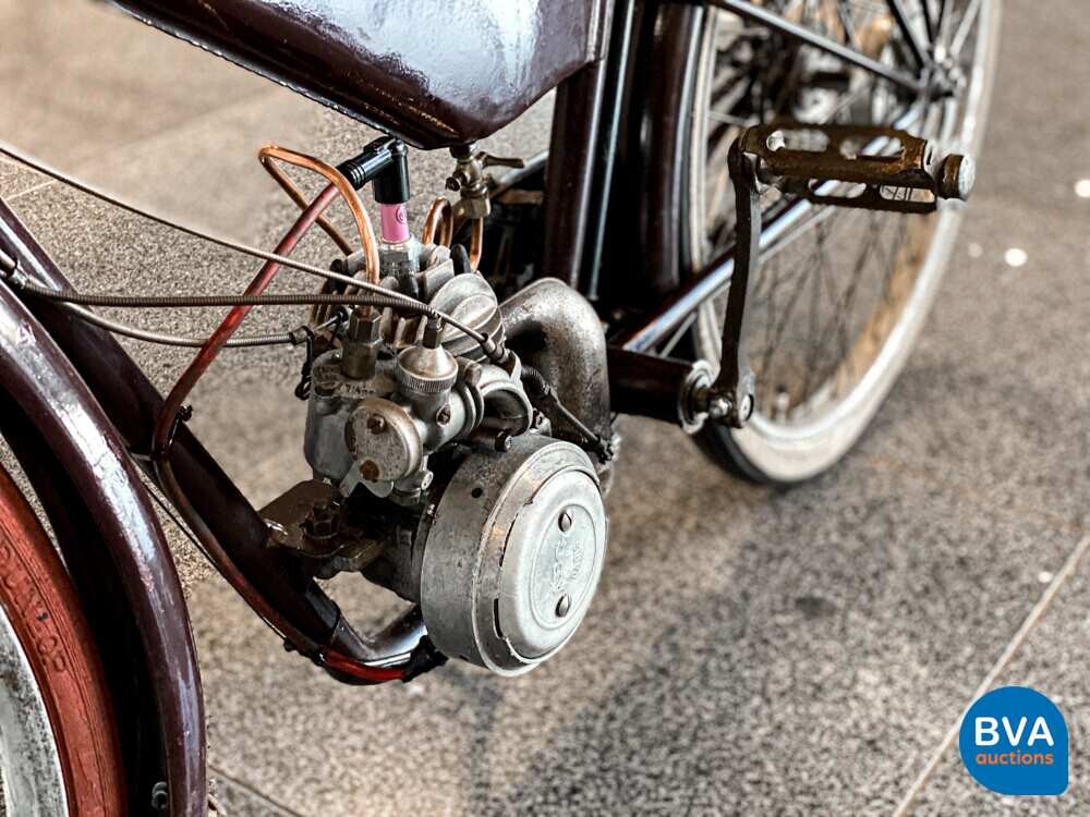 Fiets met VAP4 hulpmotor 48cc 1942