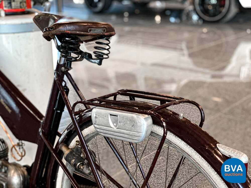 Fiets met VAP4 hulpmotor 48cc 1942