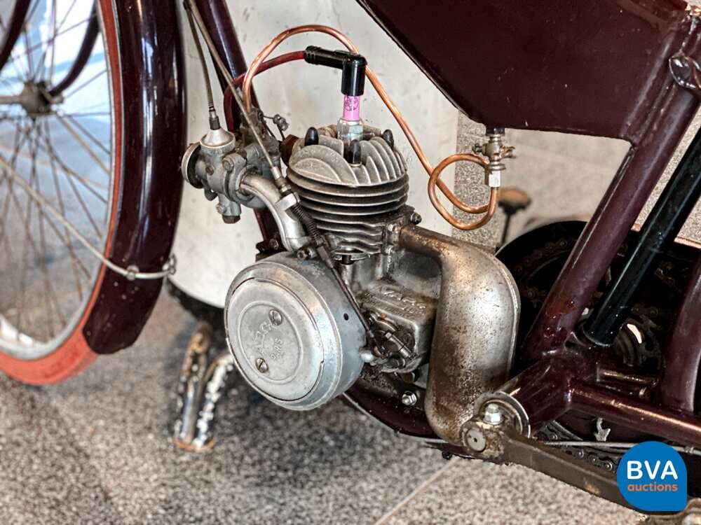 Fiets met VAP4 hulpmotor 48cc 1942