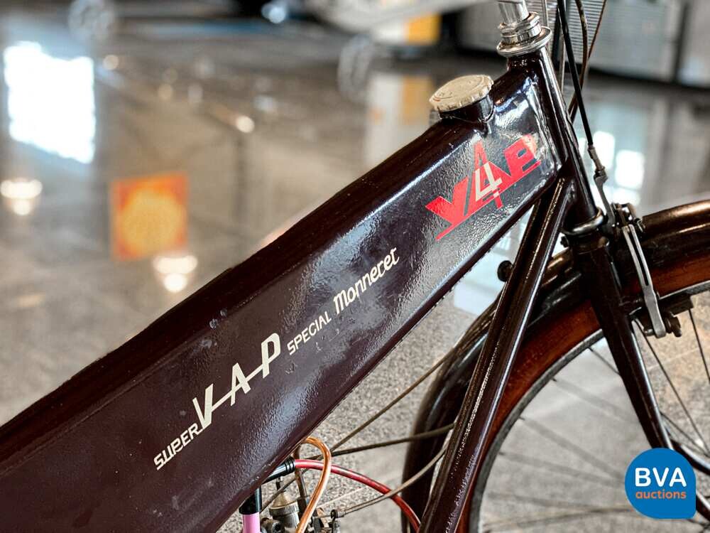 Fiets met VAP4 hulpmotor 48cc 1942