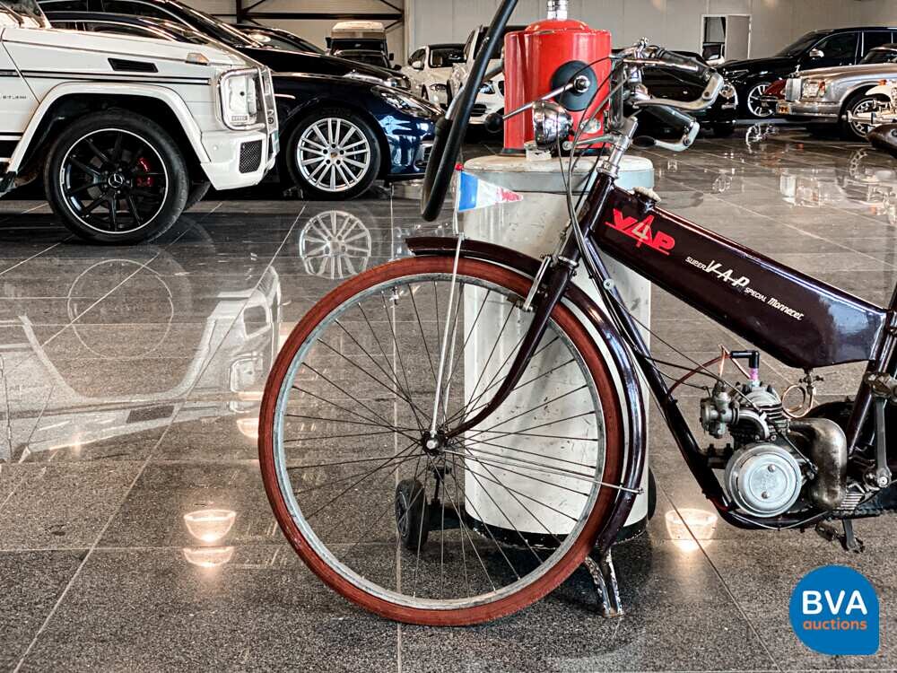 Fiets met VAP4 hulpmotor 48cc 1942
