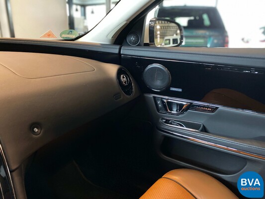 Jaguar XJ 3.0 D Premium Luxury 300hp 2018 Facelift, TD-898-B.