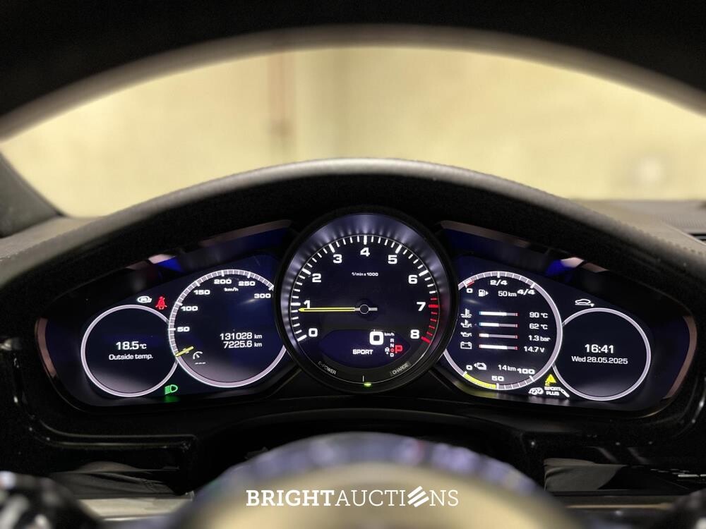 Porsche Panamera 4 E-Hybrid (Sport-Chrono) 2.9 V6 462hp 2019, J-406-NS