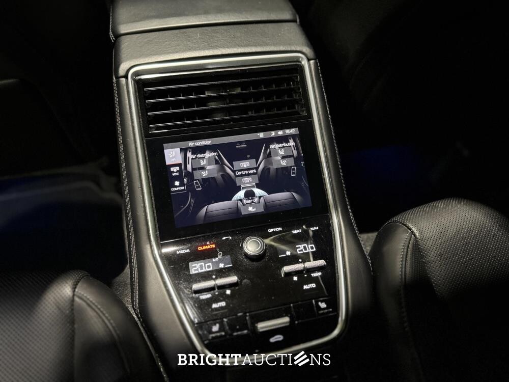 Porsche Panamera 4 E-Hybrid (Sport-Chrono) 2.9 V6 462hp 2019, J-406-NS