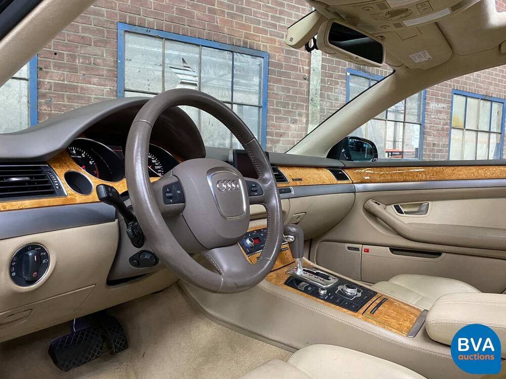 Audi A8 Lang 6.0 W12 Quattro Pro Line 450 PS 2006.
