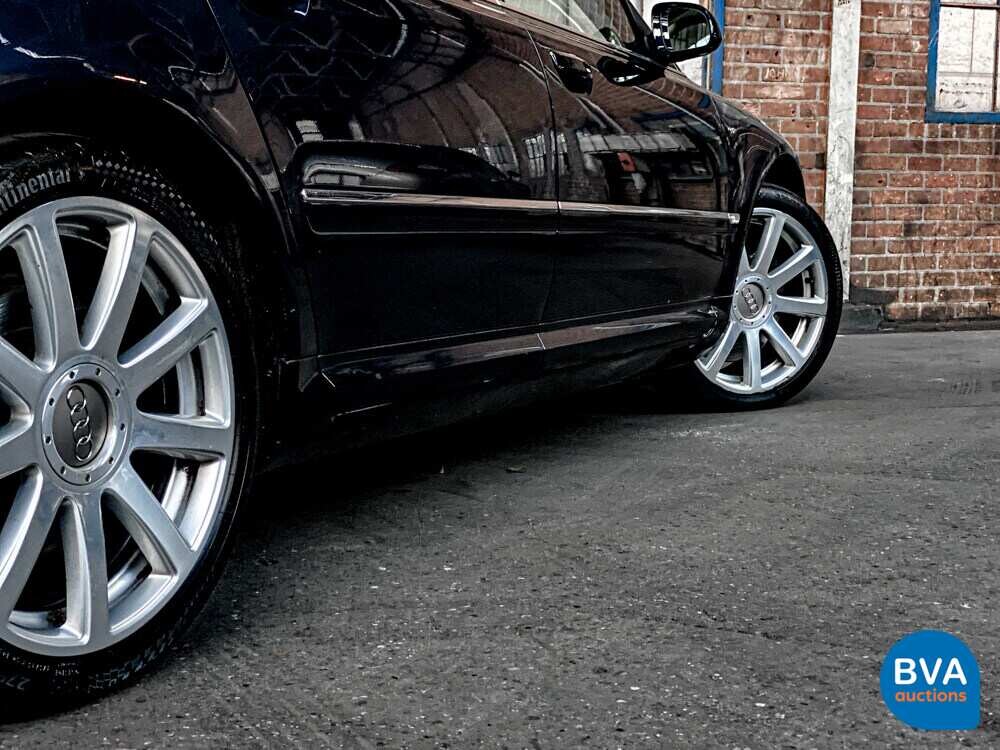 Audi A8 Lang 6.0 W12 Quattro Pro Line 450 PS 2006.
