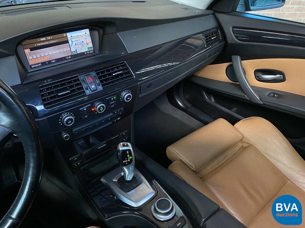 BMW 5-serie Touring 525i Business Line 218pk 2008, 24-ZL-BD