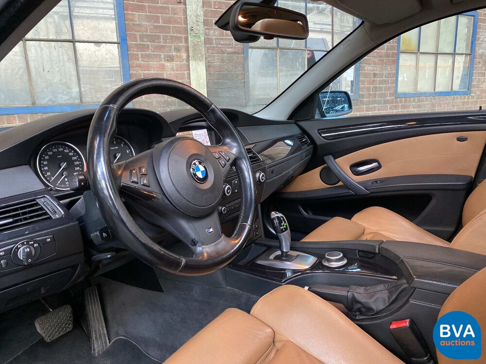 BMW 5-serie Touring 525i Business Line 218pk 2008, 24-ZL-BD