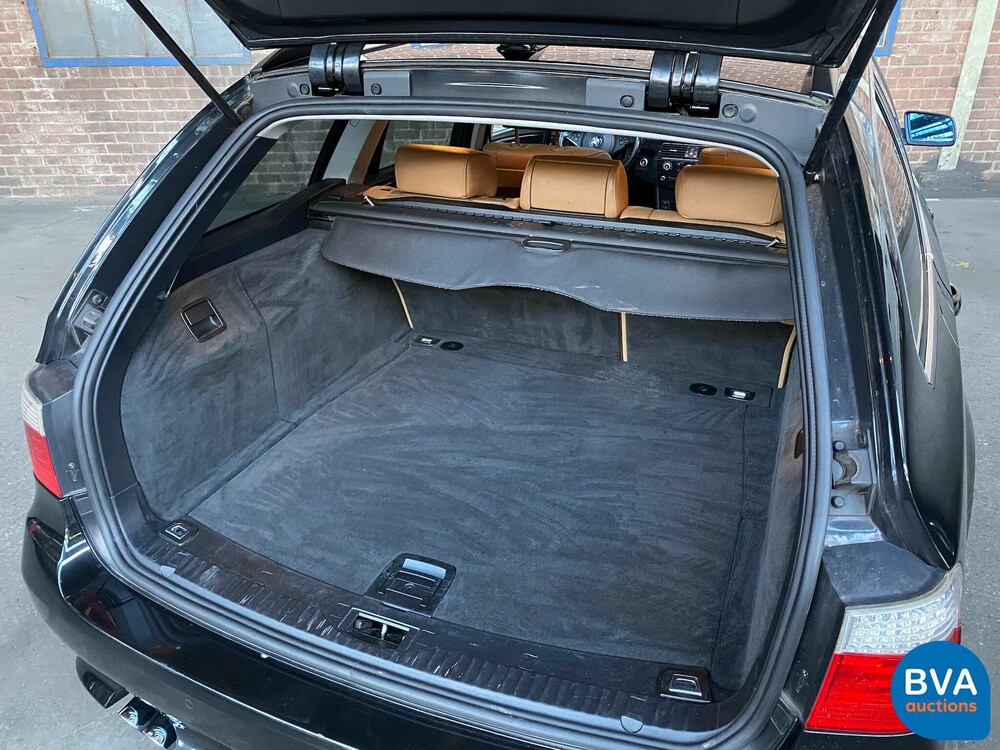 BMW 5-serie Touring 525i Business Line 218pk 2008, 24-ZL-BD