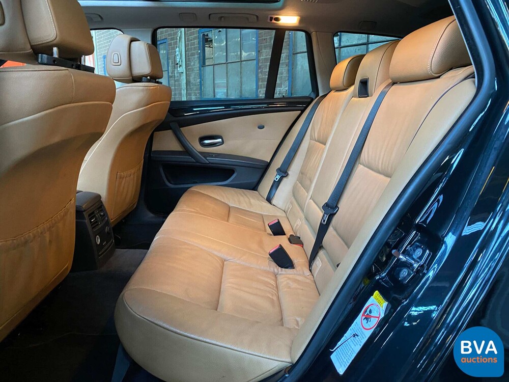 BMW 5-serie Touring 525i Business Line 218pk 2008, 24-ZL-BD