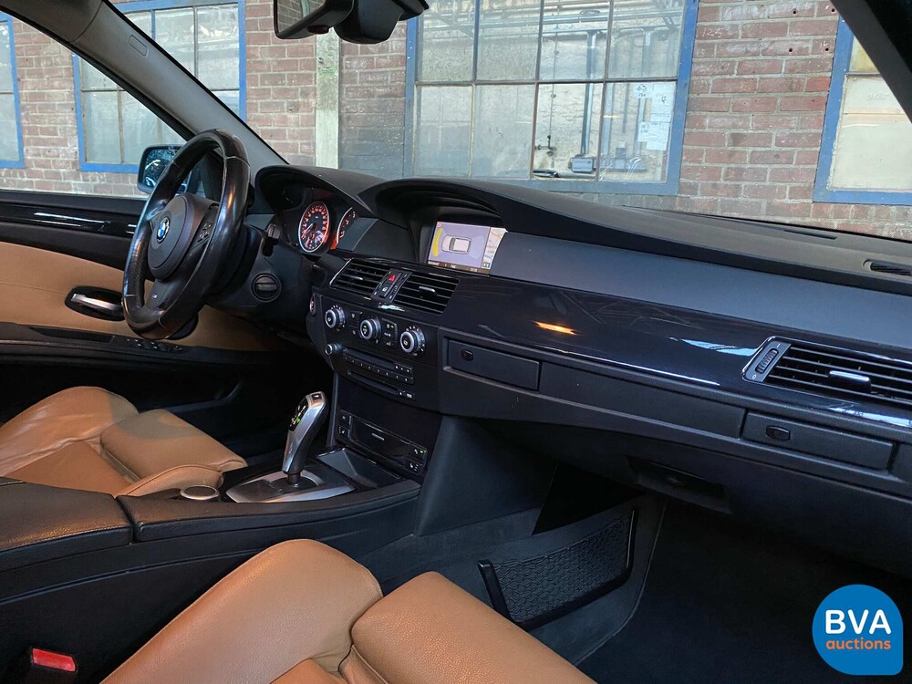 BMW 5-serie Touring 525i Business Line 218pk 2008, 24-ZL-BD