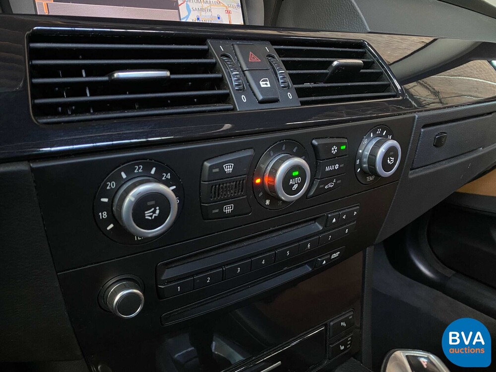 BMW 5-serie Touring 525i Business Line 218pk 2008, 24-ZL-BD