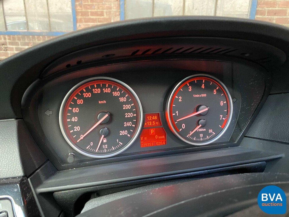 BMW 5-serie Touring 525i Business Line 218pk 2008, 24-ZL-BD