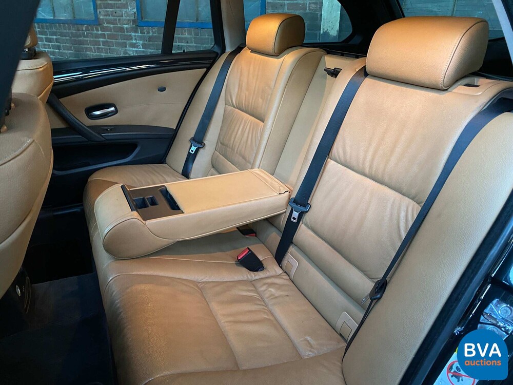 BMW 5-serie Touring 525i Business Line 218pk 2008, 24-ZL-BD