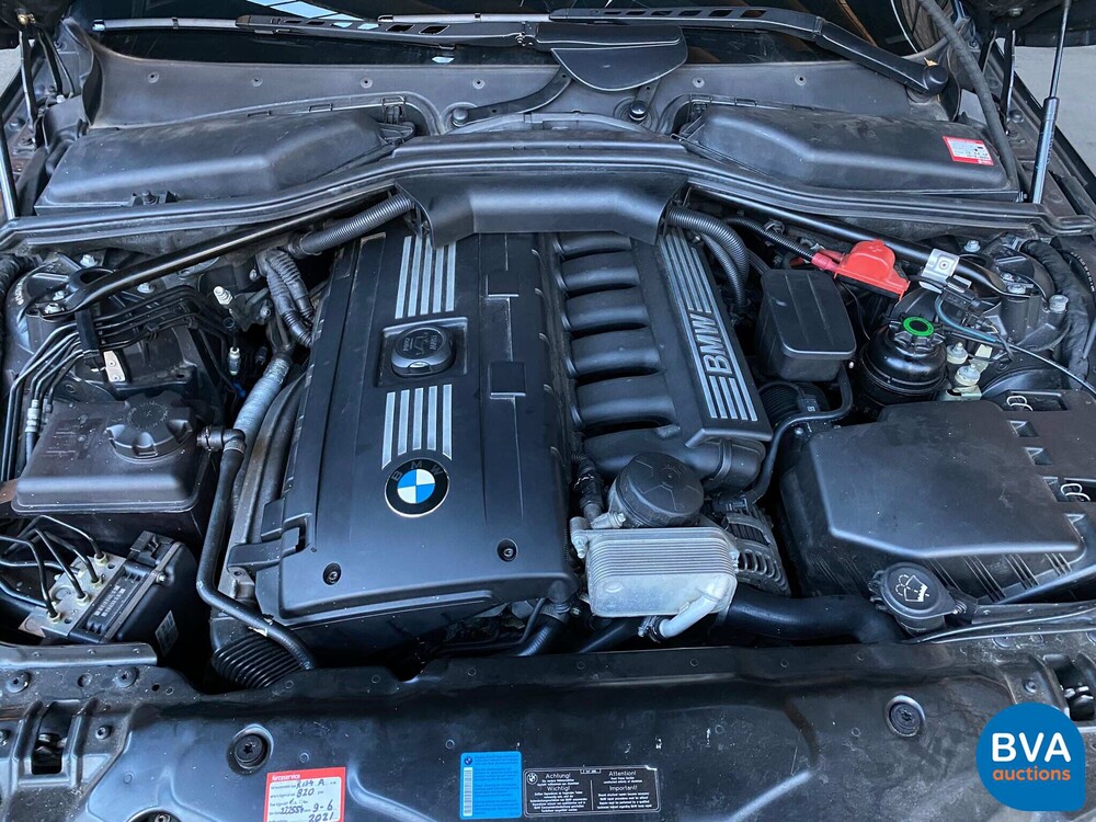 BMW 5-serie Touring 525i Business Line 218pk 2008, 24-ZL-BD