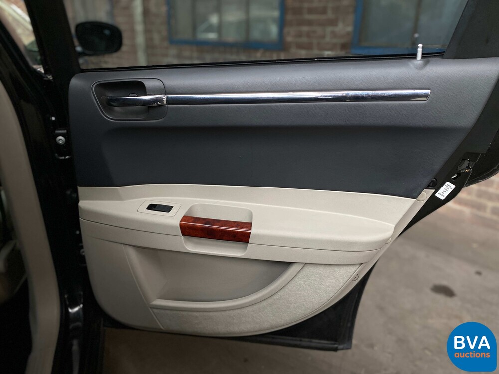 Chrysler 300C Touring 5.7L V8 340pk 2006, 72-SF-ZL