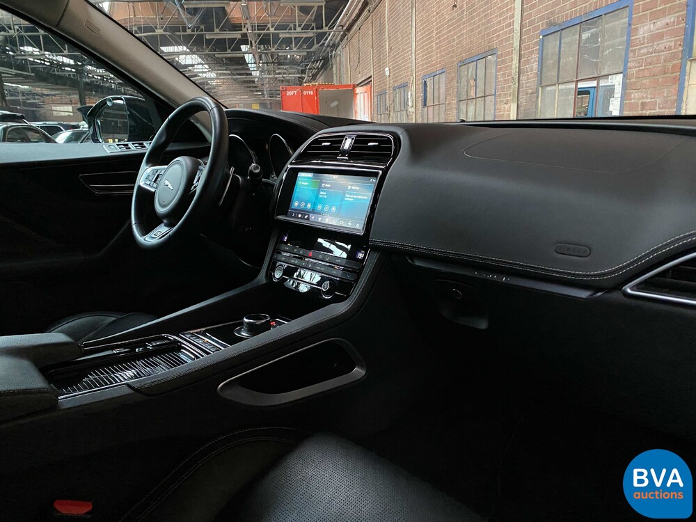 Jaguar F-Pace 2.0 25t R-Sport AWD 250pk 2019, N-803-JS