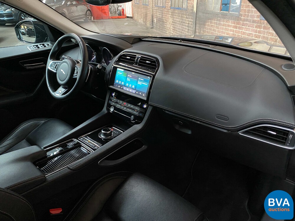 Jaguar F-Pace 2.0 25t R-Sport AWD 250pk 2019, N-803-JS