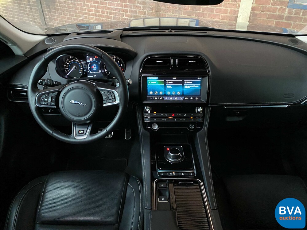 Jaguar F-Pace 2.0 25t R-Sport AWD 250pk 2019, N-803-JS