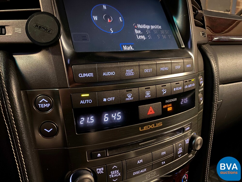 Lexus LX570 380 PS 2017.