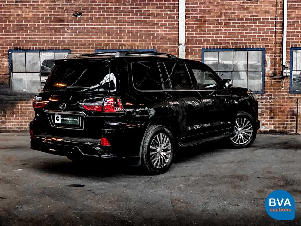 Lexus LX570 380 PS 2017.