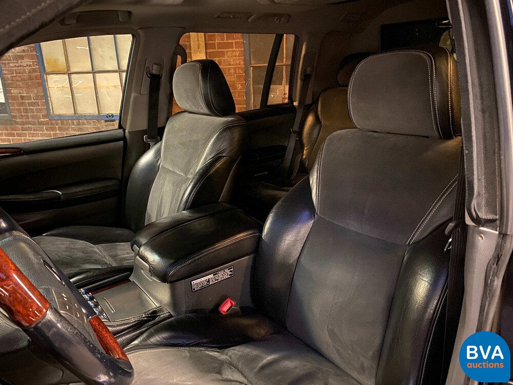 Lexus LX570 380 PS 2017.