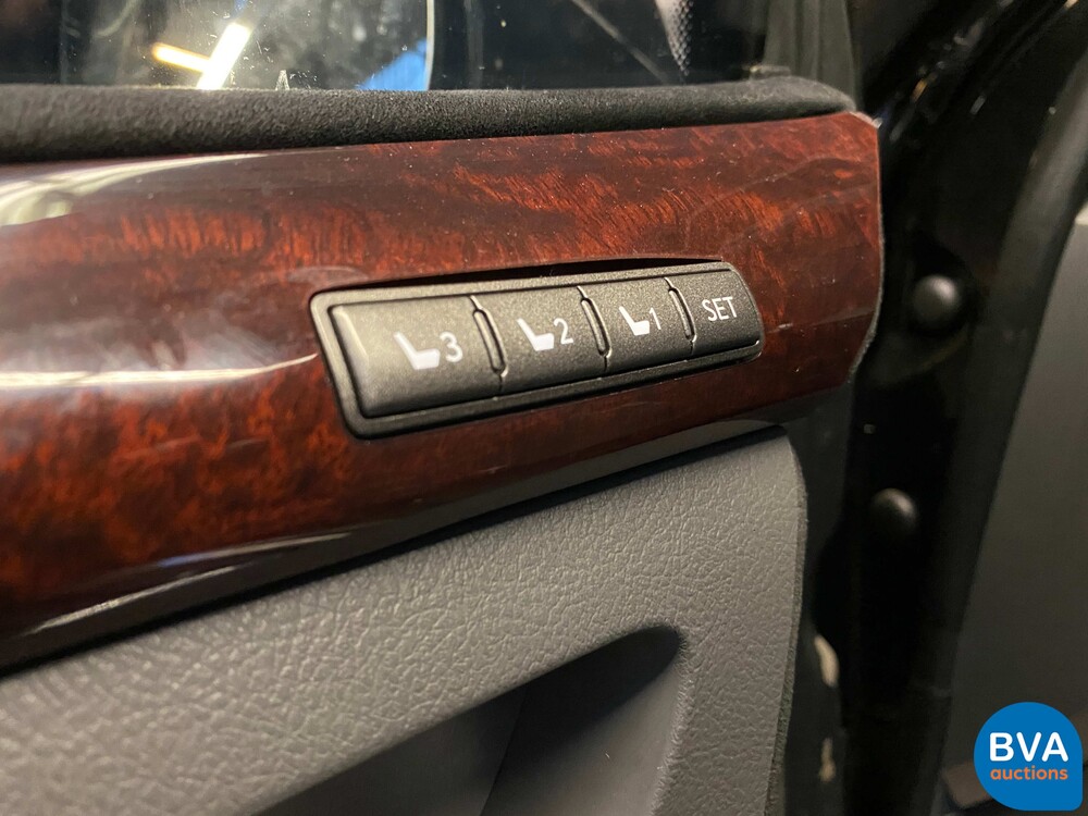 Lexus LX570 380 PS 2017.