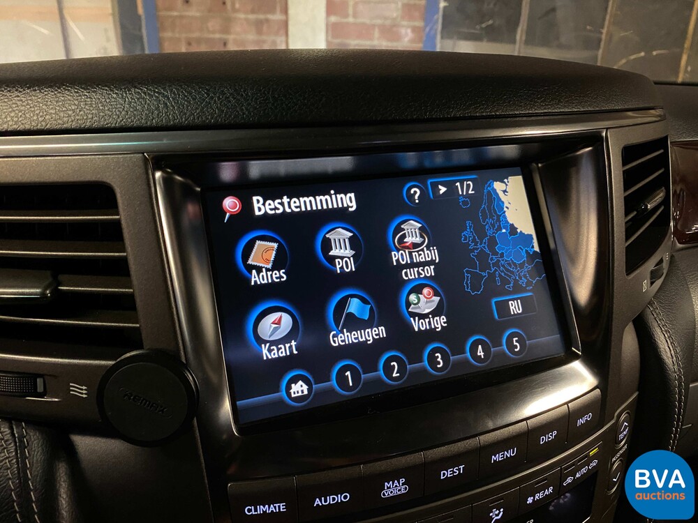 Lexus LX570 380 PS 2017.