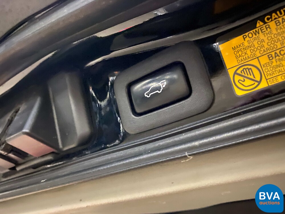 Lexus LX570 380 PS 2017.