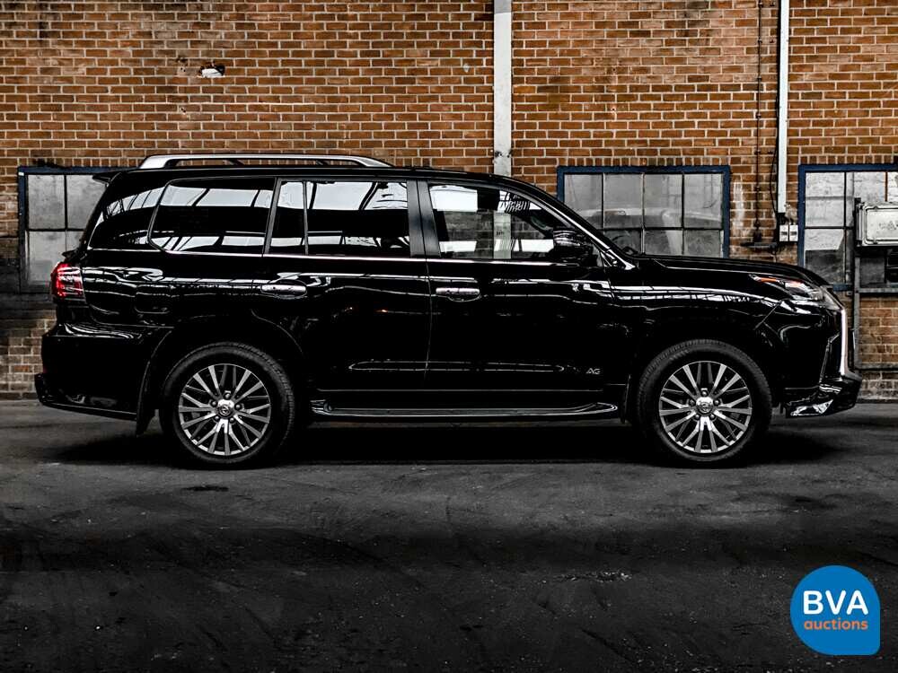 Lexus LX570 380 PS 2017.