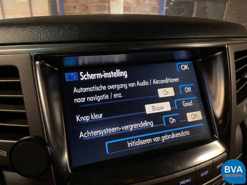 Lexus LX570 380 PS 2017.