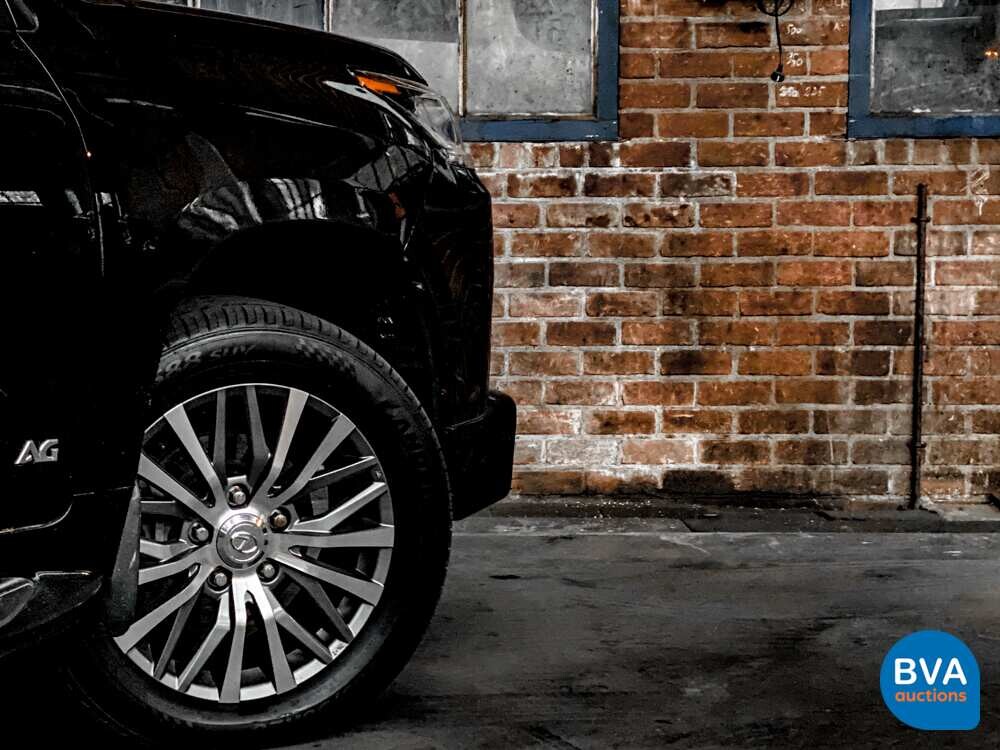 Lexus LX570 380 PS 2017.