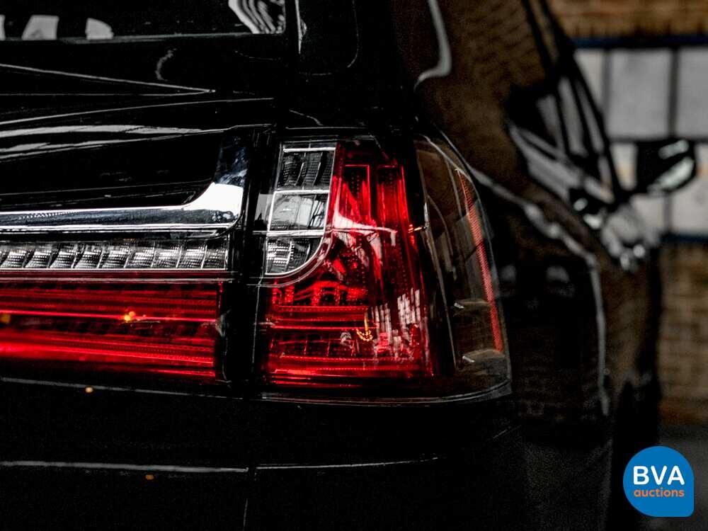 Lexus LX570 380 PS 2017.