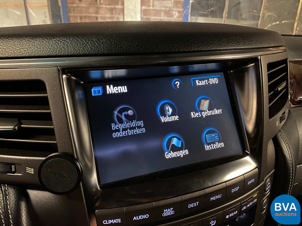 Lexus LX570 380 PS 2017.