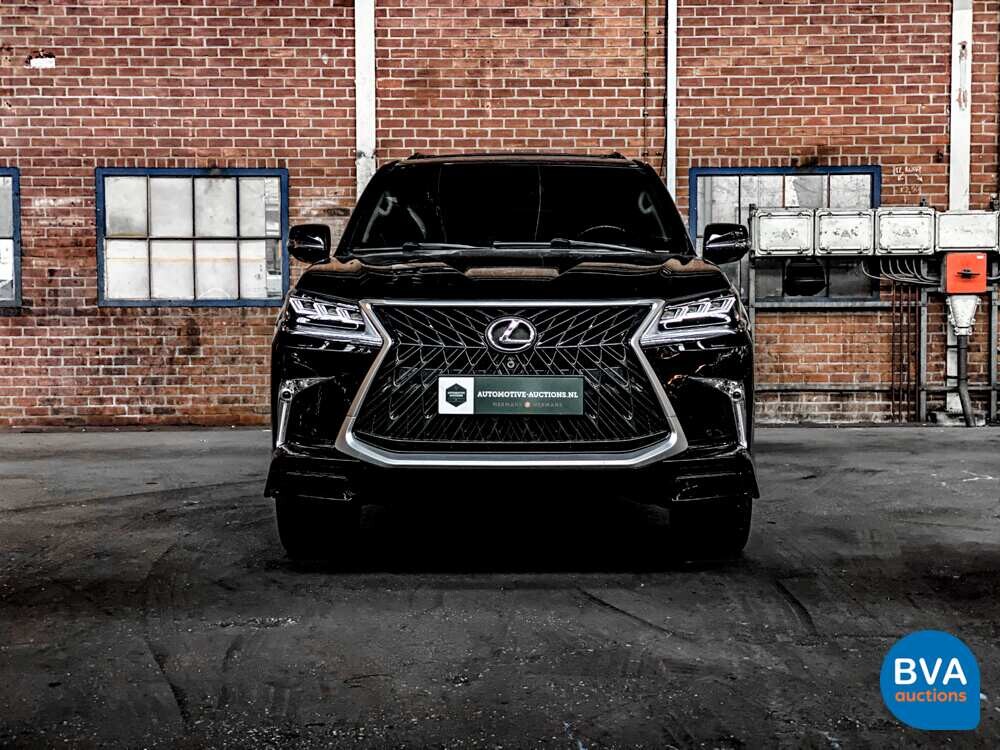Lexus LX570 380 PS 2017.
