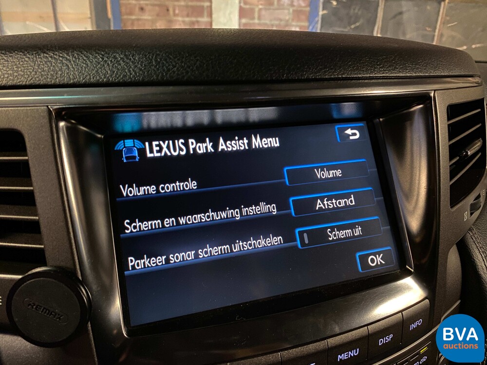 Lexus LX570 380 PS 2017.