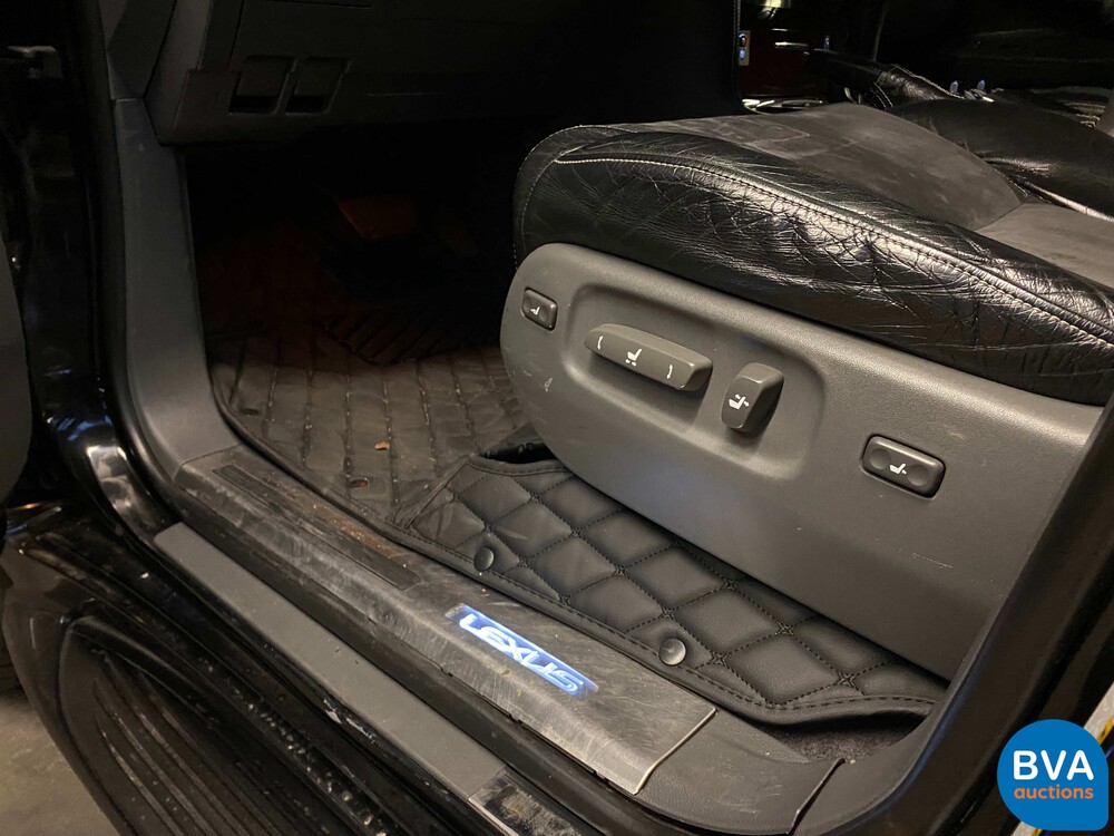 Lexus LX570 380 PS 2017.